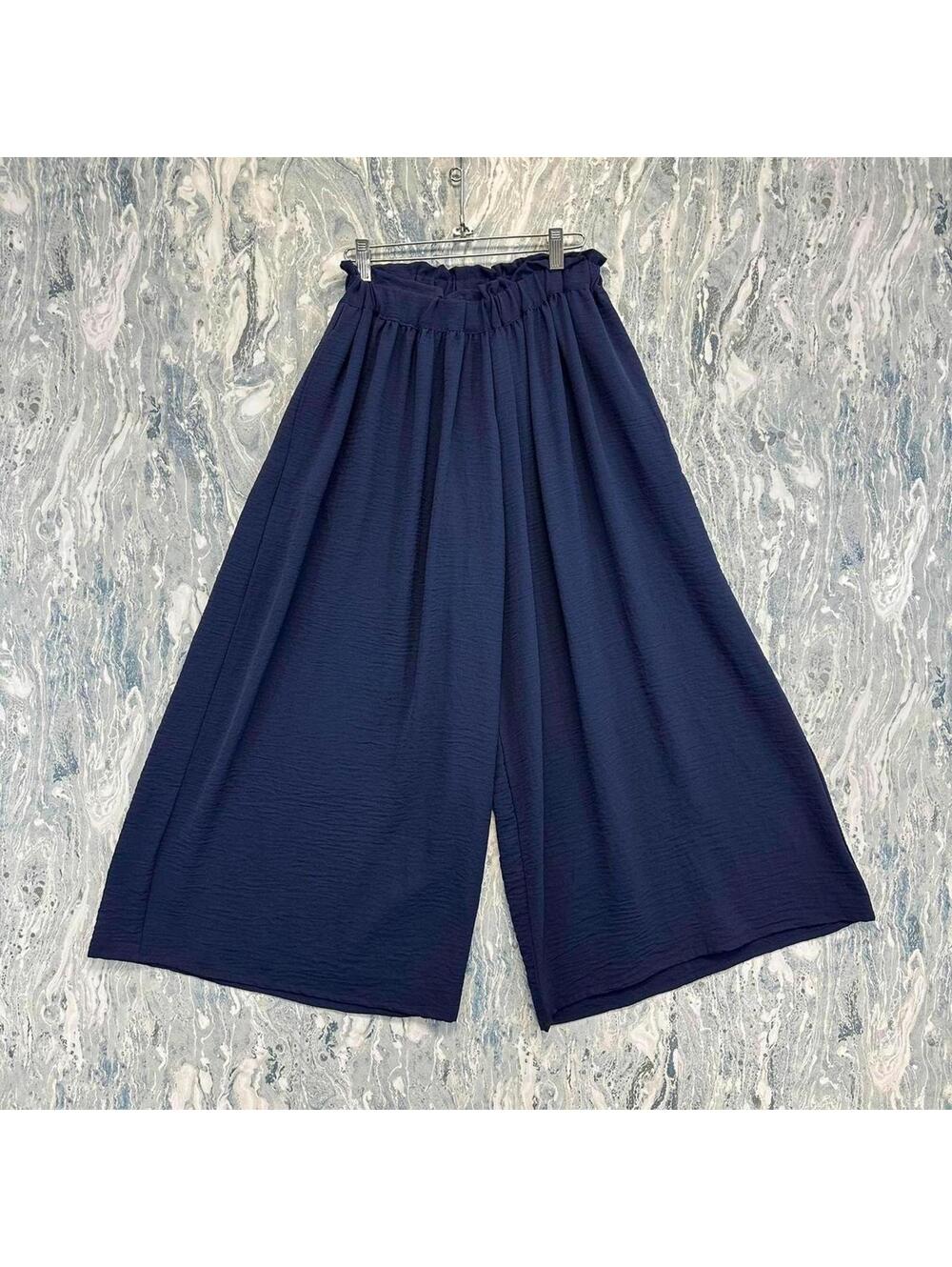 Wide-Leg Navy Culottes (1)